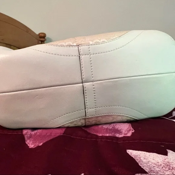 Coach bucket purse - Picture 5 of 6